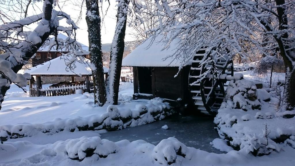 Farm Stay Cardaklije คูเลนวาคูฟ ภายนอก รูปภาพ